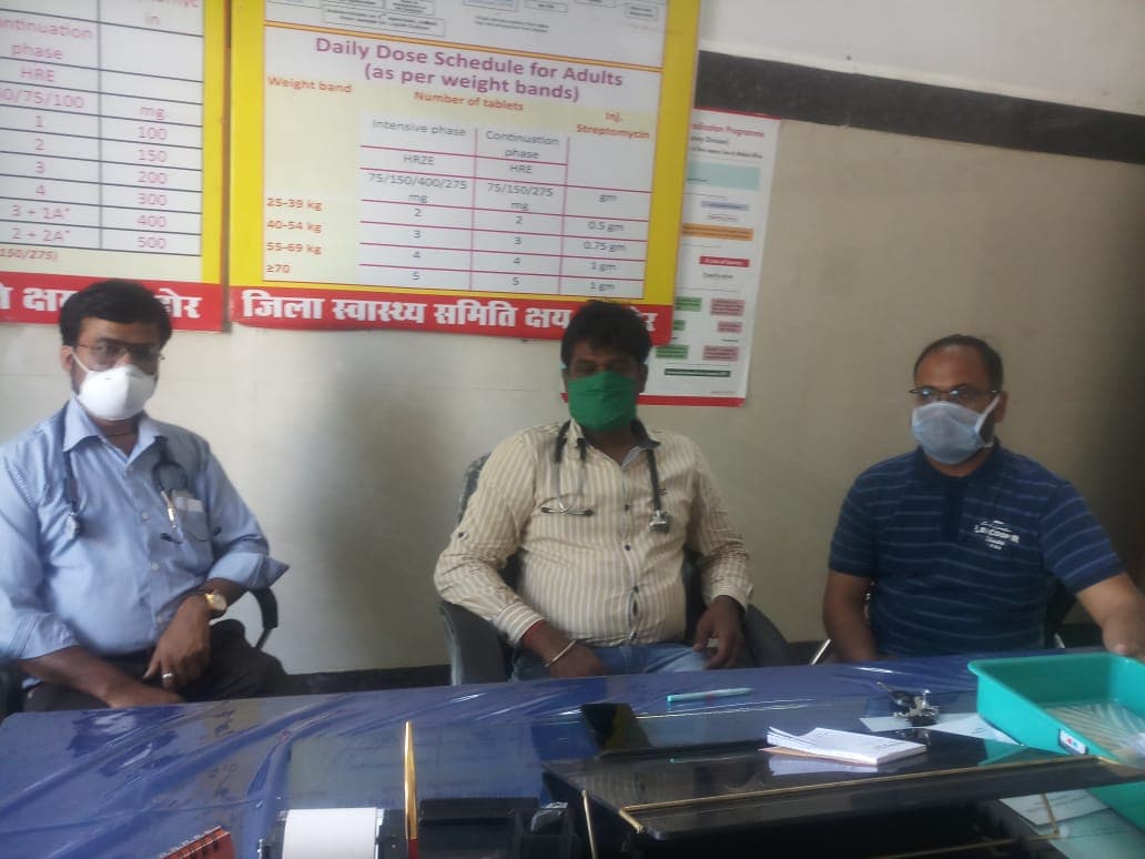 गर्भवती पत्नी को घर पर छोड़ 24 घंटे काम कर रहे डॉक्टर, 9 दिन से नहीं गए घर