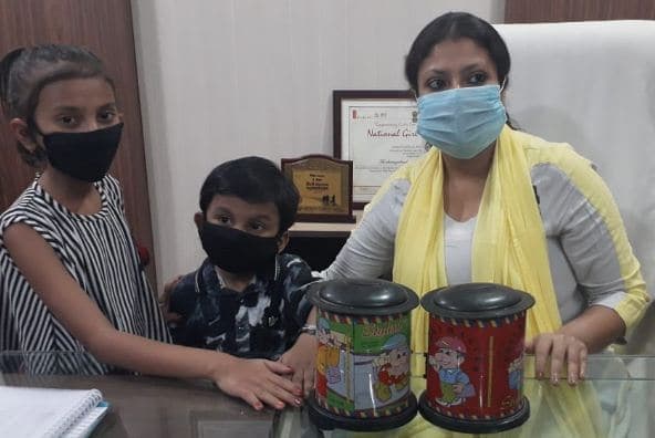 मदद के लिए आगे आये ‘नन्हे योद्धा’, मजदूरों के लिए दान कर दी गुल्लक
