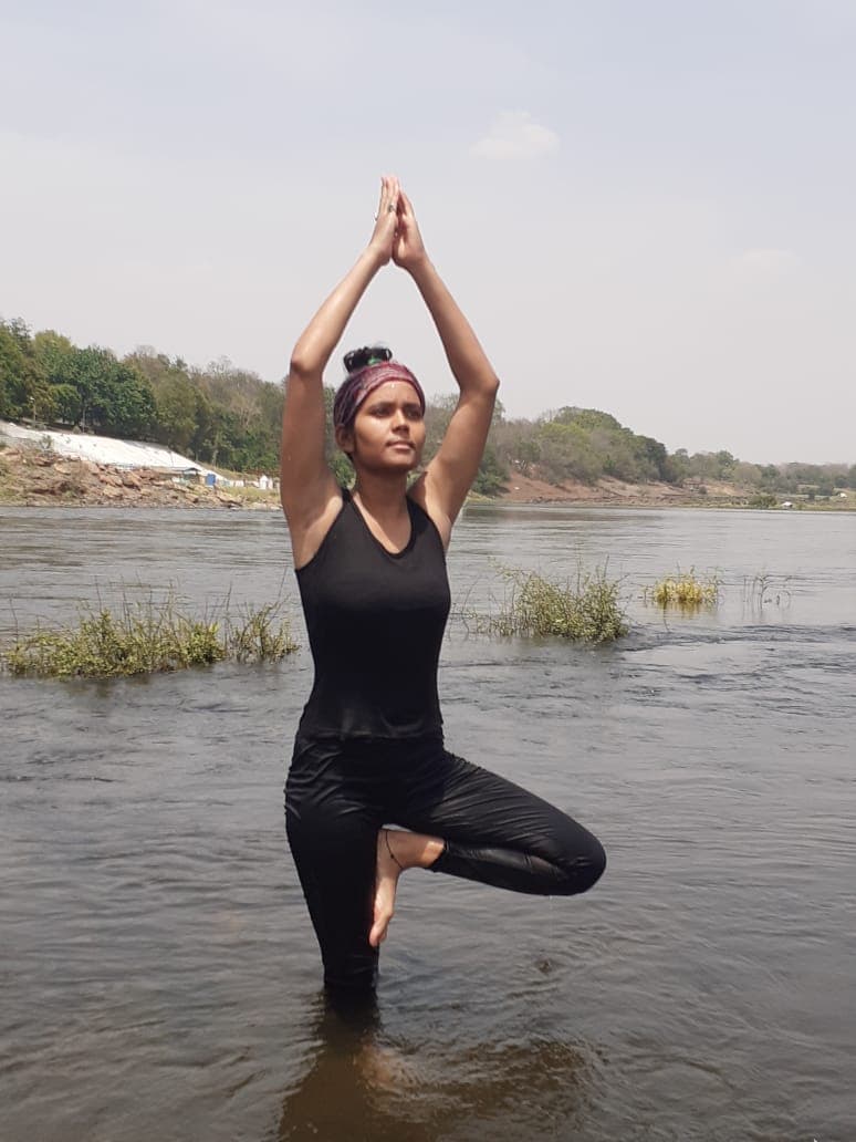 ये वॉटर गर्ल करती हैं पानी में योग,अब तक कई लोगों को दिया प्रशिक्षण