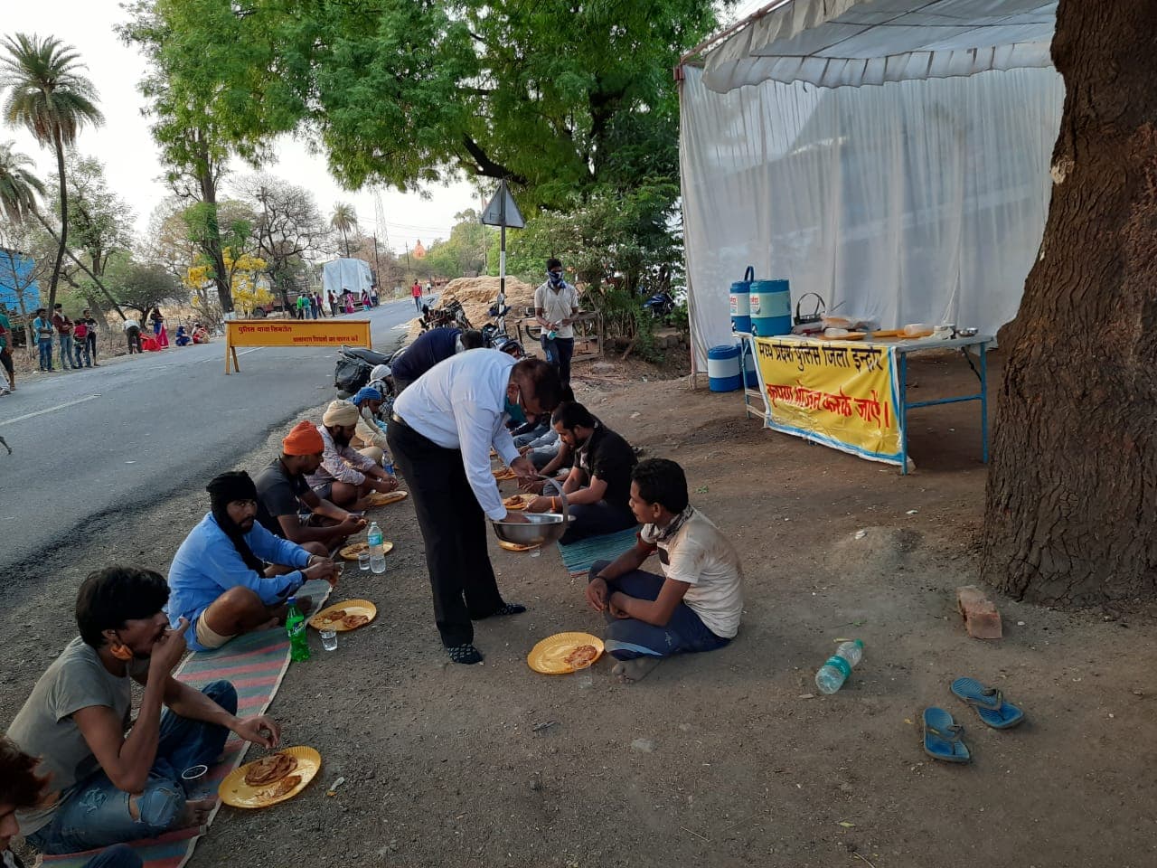 इंदौर पुलिस की भोजनशाला, शहर से बाहर अब कोई नहीं जाएगा भूखा