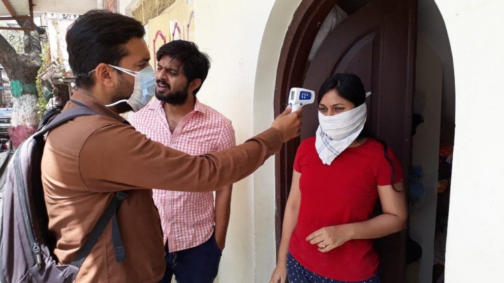 याद रखी जाएंगी कोरोना काल की ये कहानियां, मां की गंभीर बीमारी के बावजूद निभाया अपना फर्ज