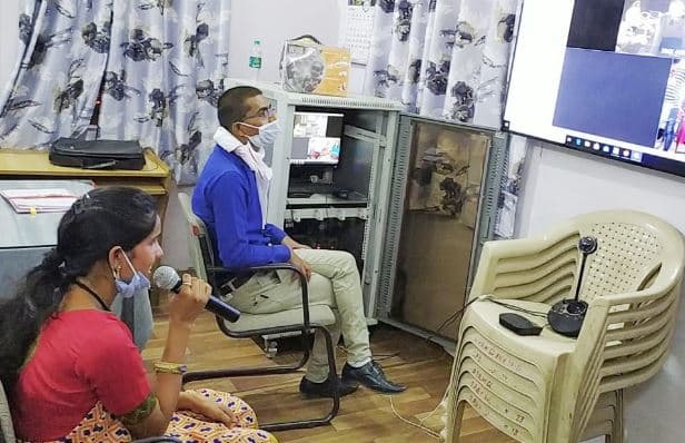 खंडवा की बेटी को CM ने मदर्स डे पर दिया गिफ्ट