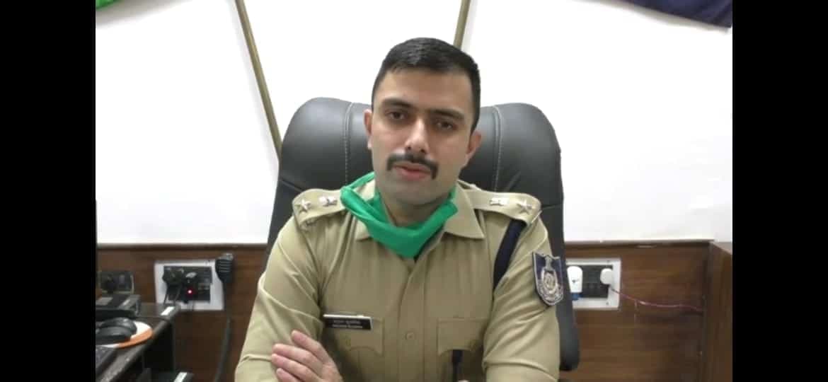 पुलिसकर्मियों को रेत परिवहन में सहयोग करना पड़ा महंगा, एसपी ने किया निलंबित
