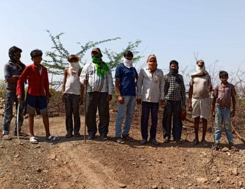 ग्रामीणों में आई जागृति, जंगल से होकर राजस्थान जाने वाली सीमा पर दे रहे हैं पहरा