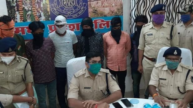डकैती की योजना बनाते 6 बदमाश गिरफ्तार, पिस्टल, अधिया, कट्टा और दो बाइक बरामद