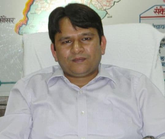 कौन फैला रहा कर्फ्यू की अफवाह, कलेक्टर ने किया खंडन