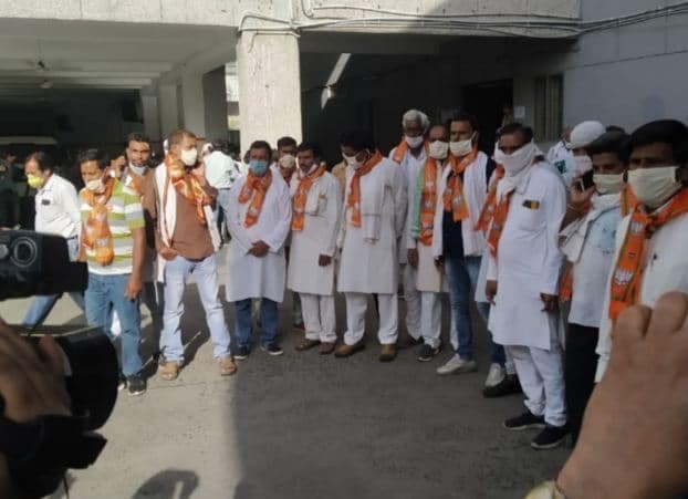 लॉकडाउन का खुला उल्लंघन, भाजपा में शामिल होने कांग्रेस के 200 कार्यकर्ता भोपाल पहुंचे