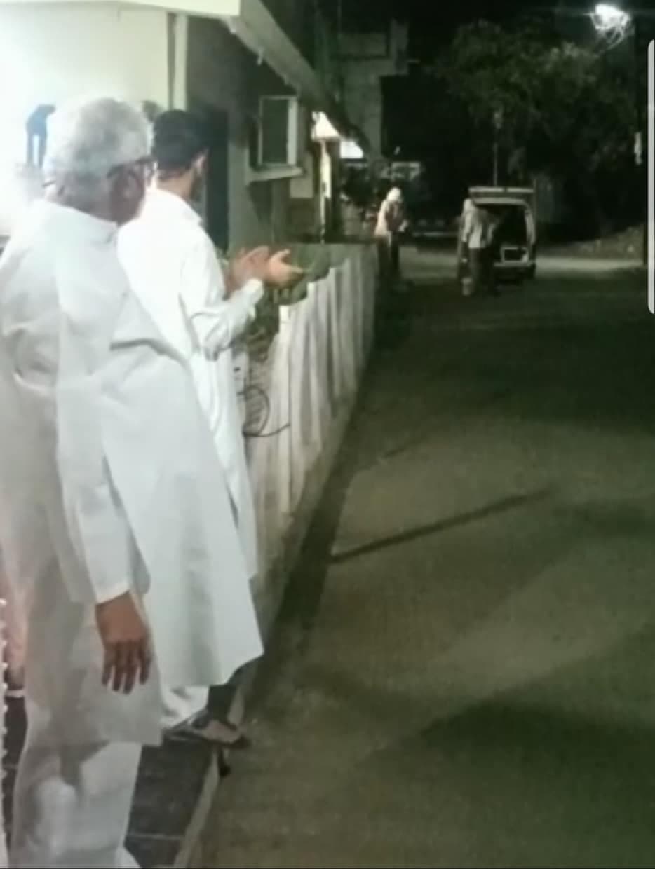हिन्दू मुस्लिम एकता की मिसाल, हमीद काज़ी ने कोरोना संक्रमित पड़ोसी का हौंसला बढ़ाकर अस्पताल भेजा
