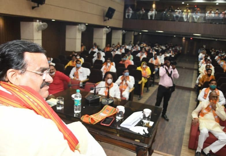 कांग्रेस के 200 कार्यकर्ता भाजपा में शामिल, CM बोले-‘आप ही सिंधिया-आप ही शिवराज’