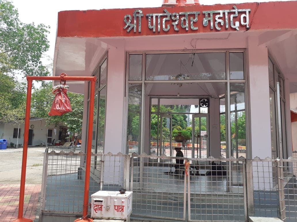 कोरोना काल में ईश्वर ने भी बनाया सोशल डिस्टेंस, मंदिर में दर्शन के लिये कड़े नियम
