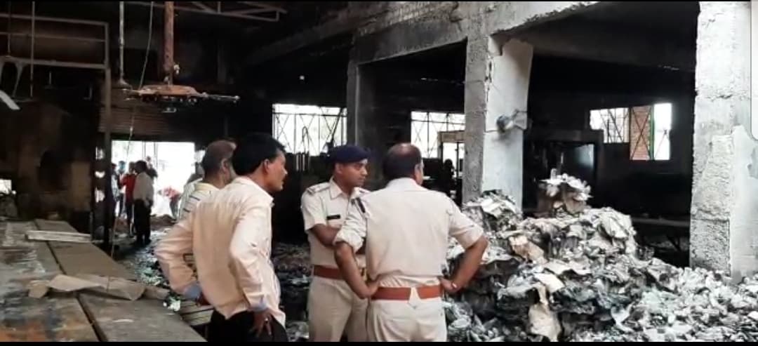 डिसलरी शराब प्लांट में भीषण आग,करोड़ों के नुकसान की आशंका