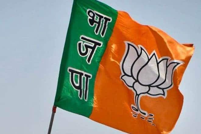 उपचुनाव से पहले कांग्रेस को झटका, 500 कार्यकर्ता भाजपा में शामिल