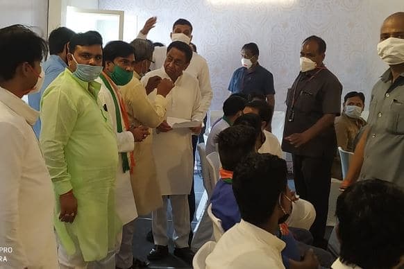 उपचुनाव: कार्यवाहक अध्यक्षों की नियुक्तियों पर बवाल, कमलनाथ से मिले कांग्रेस नेता