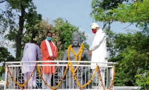 केंद्रीय मंत्री ने दुर्गावती बलिदान दिवस पर अर्पित की श्रद्धांजलि