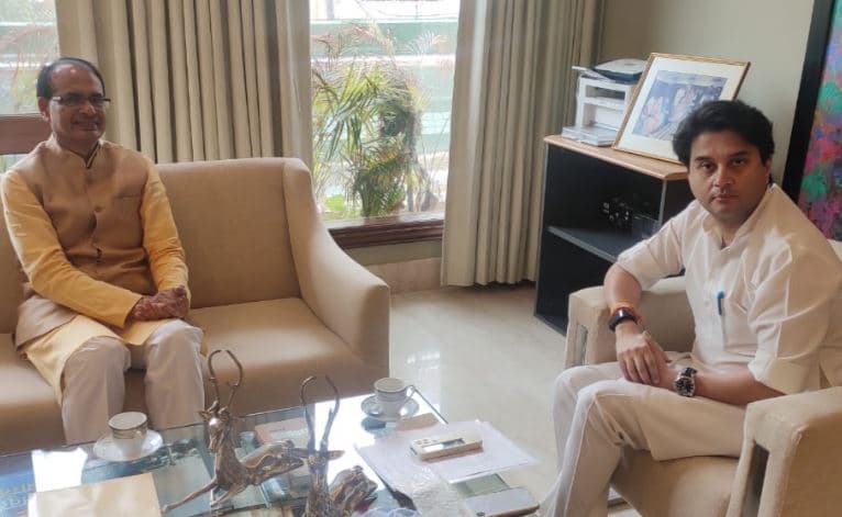 “महाराज” से मिले शिवराज, इन नामों पर लगी मुहर, सिंधिया कैंप से होंगे नौ रत्न!