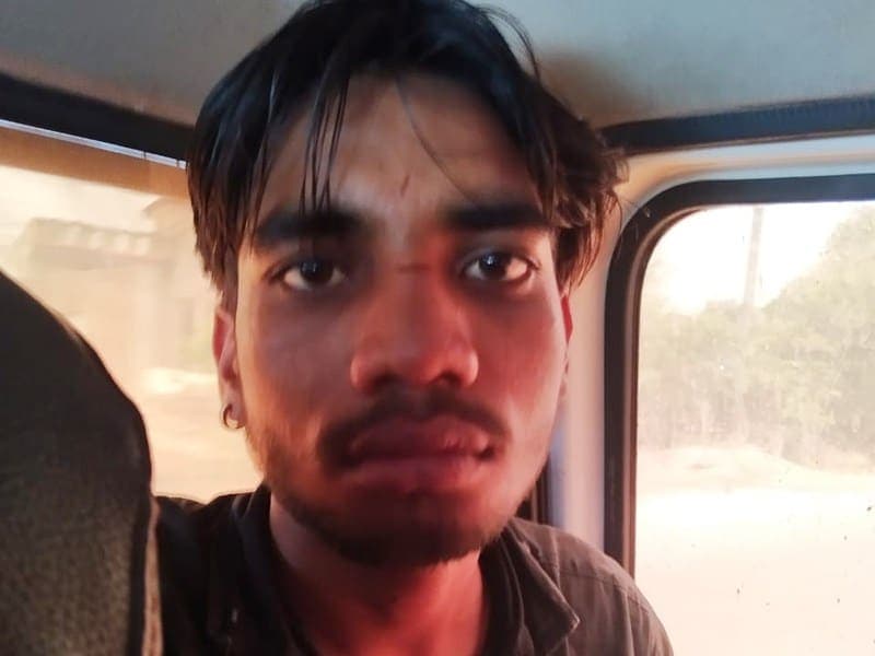 पुलिस को चकमा देकर अस्पताल से फरार हुआ कैदी, तलाश जारी