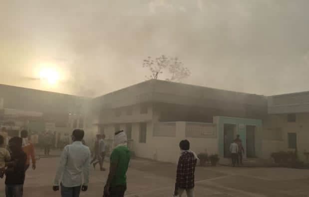 चन्देरी के आनंदपुर ट्रस्ट के मंदिर में लगी भीषण आग