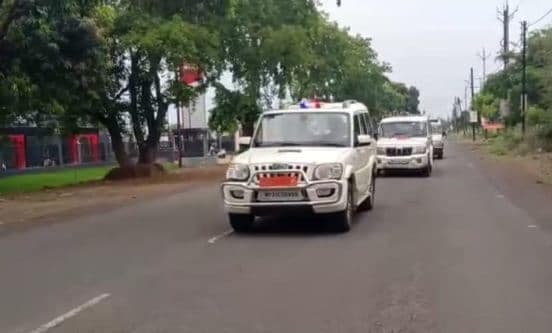 अब ग्रामीण क्षेत्रों में रोज फ्लैग मार्च निकलेगी पुलिस