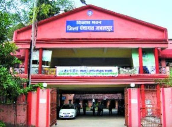 लापरवाही पर एक्शन, जिपं सीईओ की आठ उपयंत्रियों पर बड़ी कार्रवाई