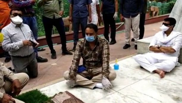 कांग्रेस नेताओं के आगे नतमस्तक SDM को कलेक्टर ने थमाया नोटिस