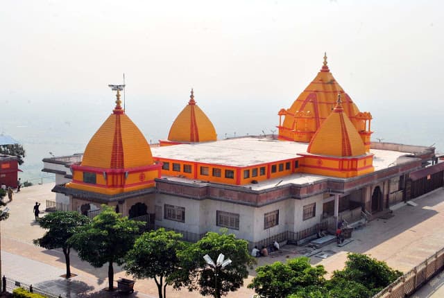 मंदिरों में न घंटा बजेगा, न प्रसाद बंटेगा, जानिये धर्मस्थलों के लिए क्या है गाइडलाइन