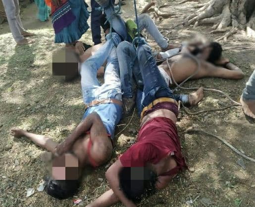 मॉब लिंचिंग: पेड़ से बांधकर युवकों की बेरहमी से पिटाई, मामला दर्ज