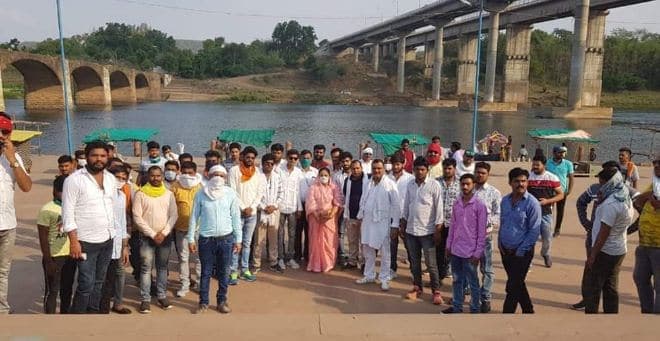 वर्चस्व की जंग: पूर्व विधायक ने निकाली वाहन रैली, कांग्रेस MLA ने किया विरोध