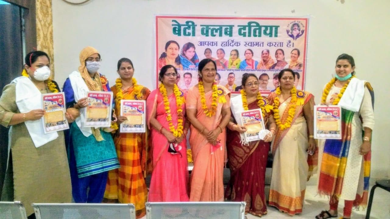 डॉक्टर दिवस के अवसर पर महिला डॉक्टरों का सम्मान,कोरोना वॉरियर्स को किया सलाम