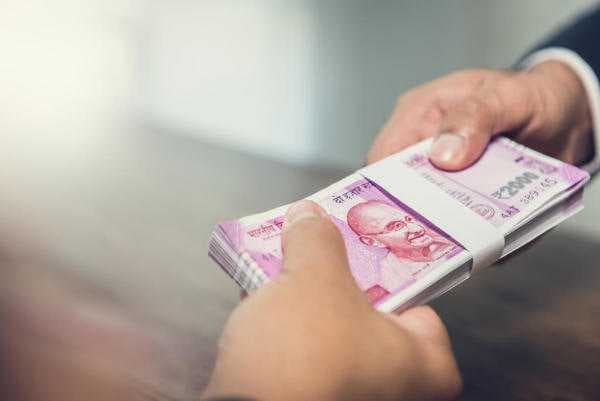 Bribe : आयुष विभाग का बाबू 80 हजार रुपए रिश्वत लेते रंगे हाथों धराया