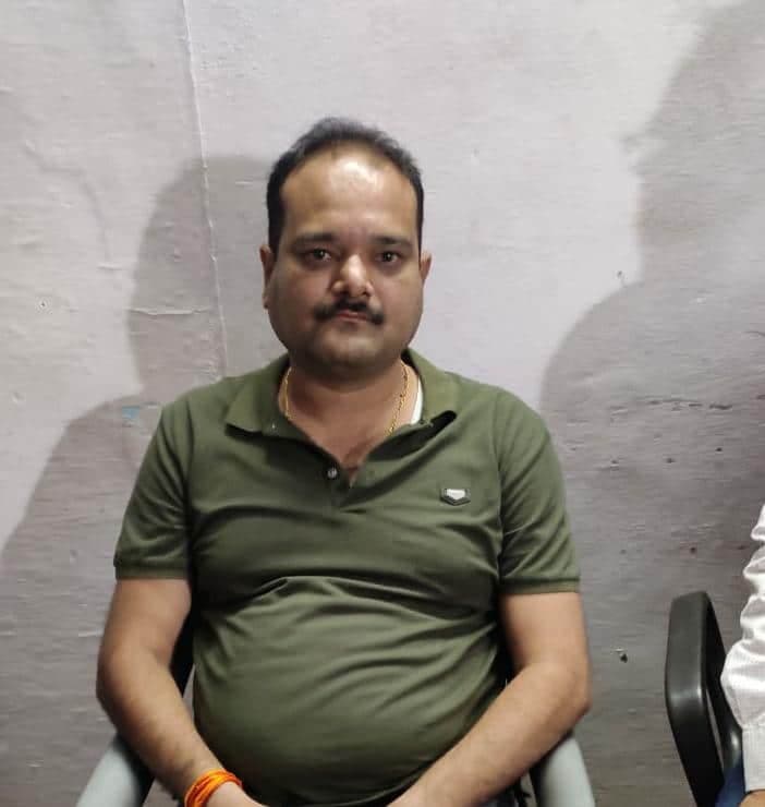 रिटायर्ड डीएसपी का बेटा गिरफ्तार,फर्जी प्लॉट बेचकर 2 करोड़ की ठगी का आरोप