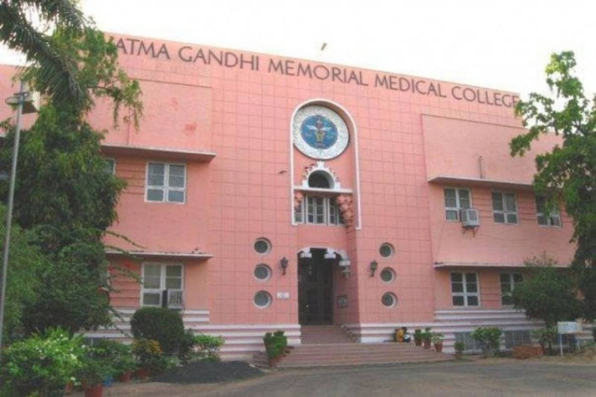 मेडिकल कॉलेज की जमीन पर निजी टेनिस क्लब का विरोध,प्रधानमंत्री से की शिकायत