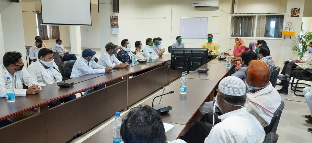 सरकारी गाइडलाइन के मुताबिक मनाए जाएंगे त्योहार,जिला शांति समिति की बैठक में फैसला