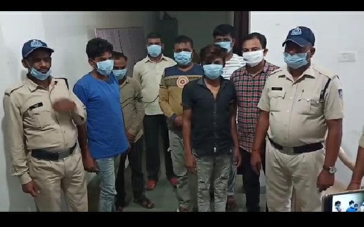 पुलिस ने किया जघन्य हत्याकांड का खुलासा,मुखबिरी के शक में हुई हत्या