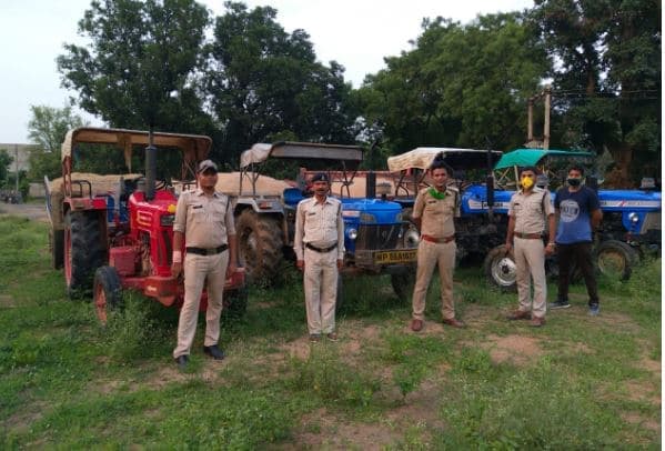 “सिंगरौली ऑपरेशन माफिया”: पुलिस की बड़ी कार्रवाई, रेत से भरे 4 ट्रैक्टर जब्त