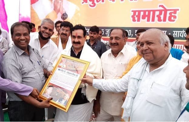 गृहमंत्री नरोत्तम मिश्रा ने भाण्डेर में किया नगर के प्रबुद्ध जनों का सम्मान