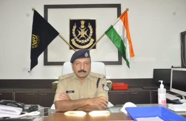 चार्ज लेते ही बोले नये SP-अंचल से परिचित हूं, कोरोना-चुनाव रहेगी प्राथमिकता