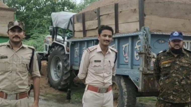 रेत का अवैध परिवहन: 10 ट्रैक्टर-ट्रॉली पकड़े, डबरा SDOP की कार्यवाही