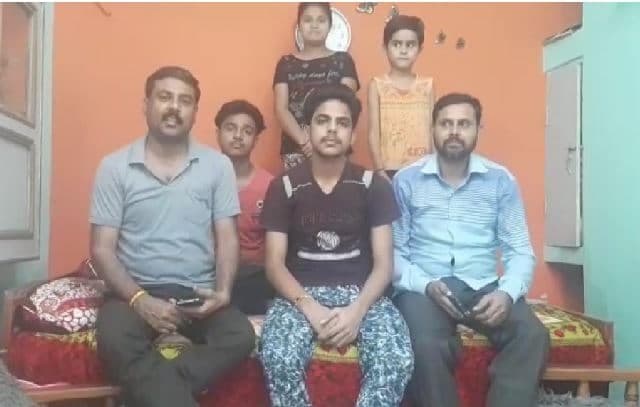 MP Board: भिंड के अभिनव शर्मा बने प्रदेश के टॉपर, जिले के इन छात्रों ने भी बाजी मारी