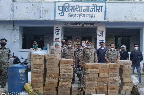 अलापुर गांव में देशी शराब की फैक्ट्री पर छापा, 3 लाख का माल जब्त
