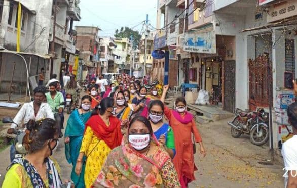 बागली जिला बनाओ अभियान: महिलाओं ने थाली पीटकर सीएम को याद दिलाया वादा