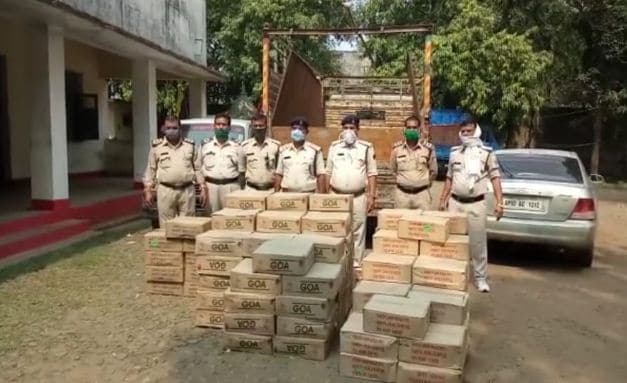 लॉकडाउन से पहले पुलिस ने पकड़ी अवैध शराब की बड़ी खेप