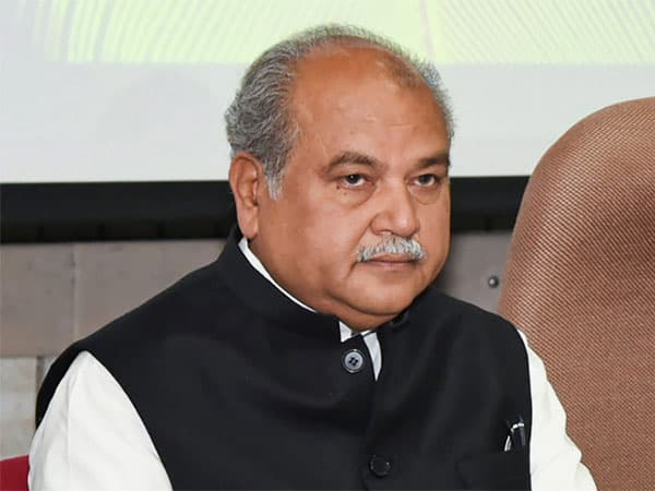 नरेन्द्र सिंह तोमर बोले- दोमुंही राजनीति से बाज आए कांग्रेस