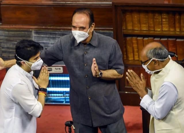 जब दिग्विजय और सिंधिया का एक दूसरे से हुआ आमना-सामना, फोटो वायरल