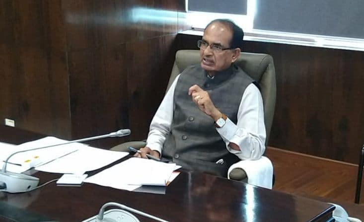 गुना कलेक्टर और एसपी हटाए गए, पुलिसिया बर्बरता के खिलाफ शिवराज का कड़ा फैसला