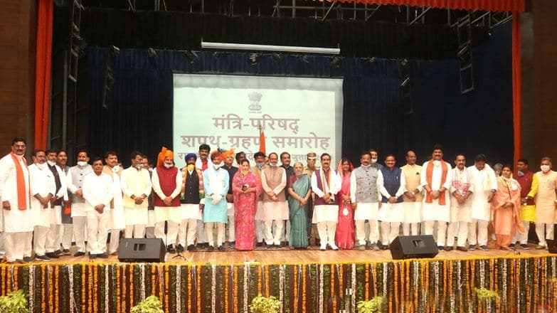 विभाग बंटवारे पर अंतिम समय में फंसा पेंच, देर रात तक जारी नहीं हुई आधिकारिक सूची