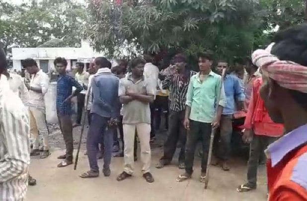 वनभूमि में कब्जे को लेकर दो पक्षों में खुनी संघर्ष, पुलिस को करना पड़ा हवाई फायर