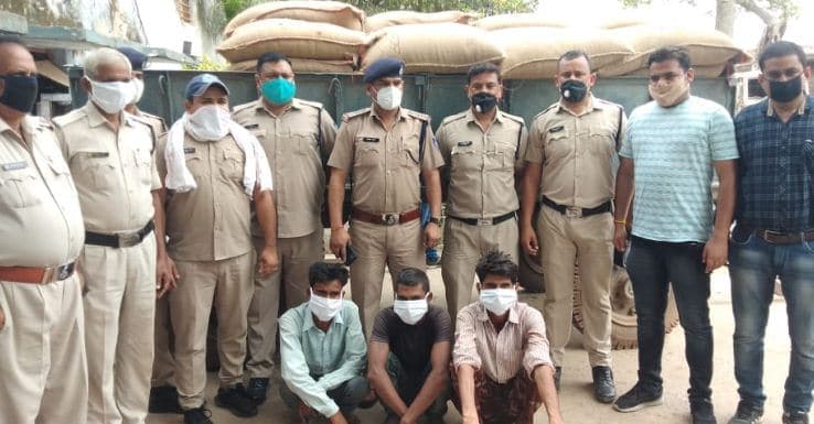 सरसों की चोरी करने वाले तीन आरोपी गिरफ्तार, 71 बोरी सरसों और ट्रेक्टर-ट्रॉली जब्त