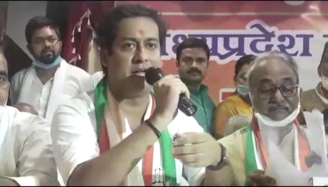 कांग्रेस का पलटवार- “अलीबाबा और चालीस चोर की टोली गई है भाजपा के साथ”