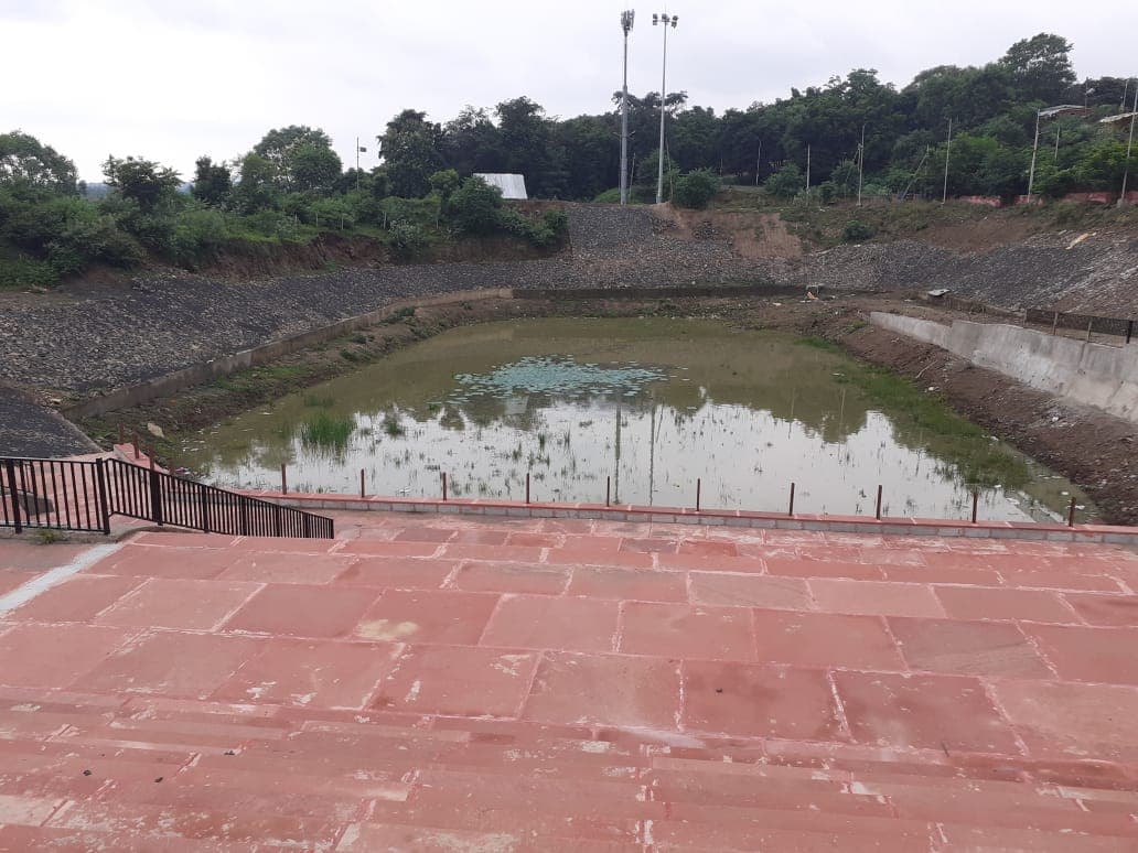 गंदगी और असुरक्षा के बीच फंसी करोड़ों की योजना, नर्मदा ओपन थिएटर पर कई सवाल उठे