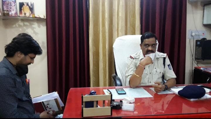 कांग्रेस नेता और उनके बेटे पर FIR दर्ज, शासकीय भूमि पर कब्जा करने व बेचने का आरोप